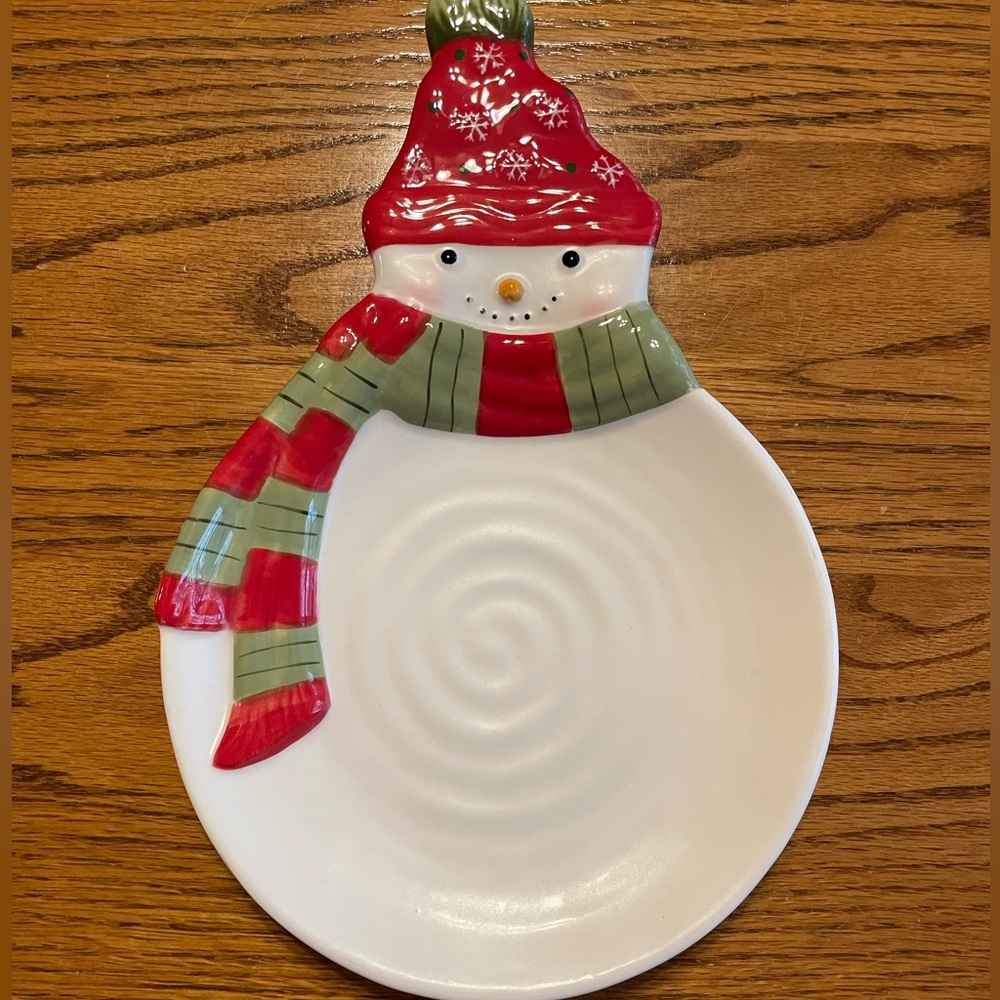Hallmark Ceramic Snowman Dish 10” x 6 1/2”
Excellent Condition!